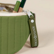 Load image into Gallery viewer, Washable Nylon Waist Bag