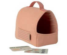 Load image into Gallery viewer, Maileg Pet Carrier- Coral