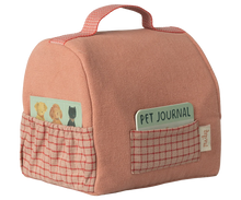 Load image into Gallery viewer, Maileg Pet Carrier- Coral