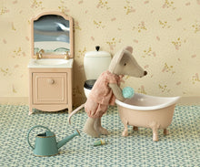 Load image into Gallery viewer, Mouse Bathtub- Rose