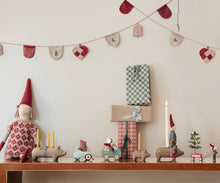 Load image into Gallery viewer, Christmas Mouse Little Brother in Car box