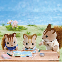Load image into Gallery viewer, Walnut Squirrel Family