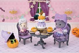 Calico Critters Halloween Surprise Party Set