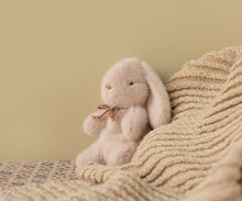 Load image into Gallery viewer, Maileg mini bunny - light powder