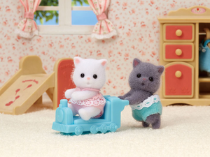 Persian Cat Twins - TREEHOUSE kid and craft