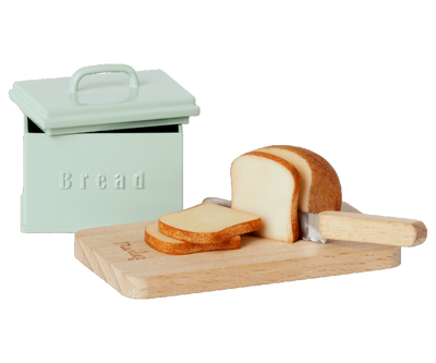 Bread Box + Knife - TREEHOUSE kid and craft