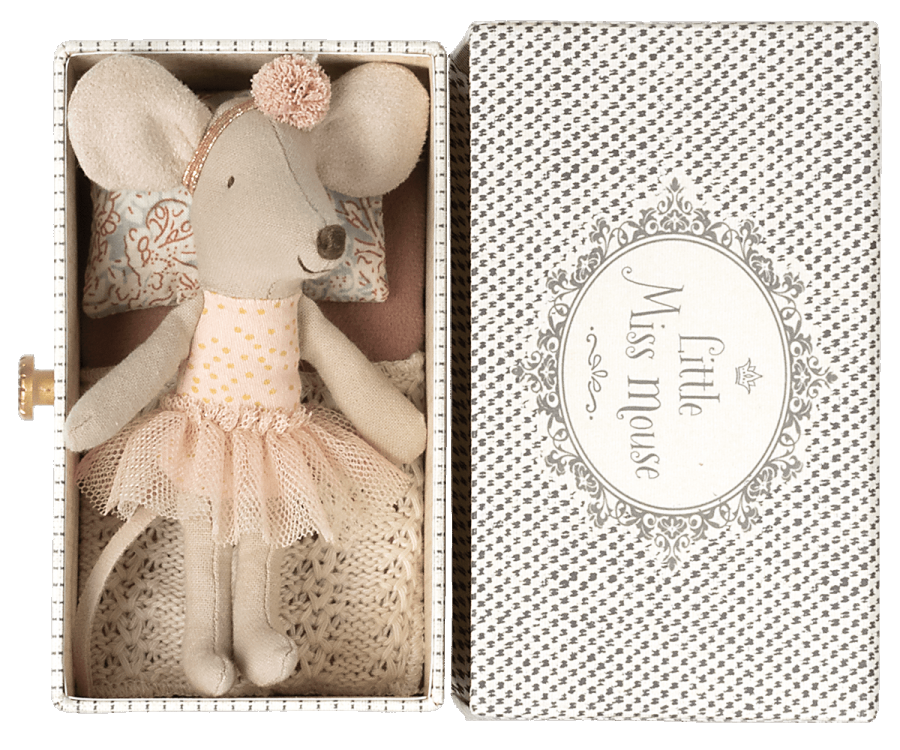 Dancing Mouse | Little Sister in Daybed - TREEHOUSE kid and craft
