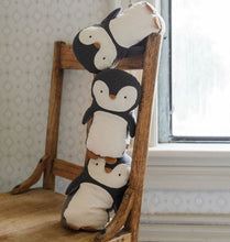 Load image into Gallery viewer, Penguin - TREEHOUSE kid and craft